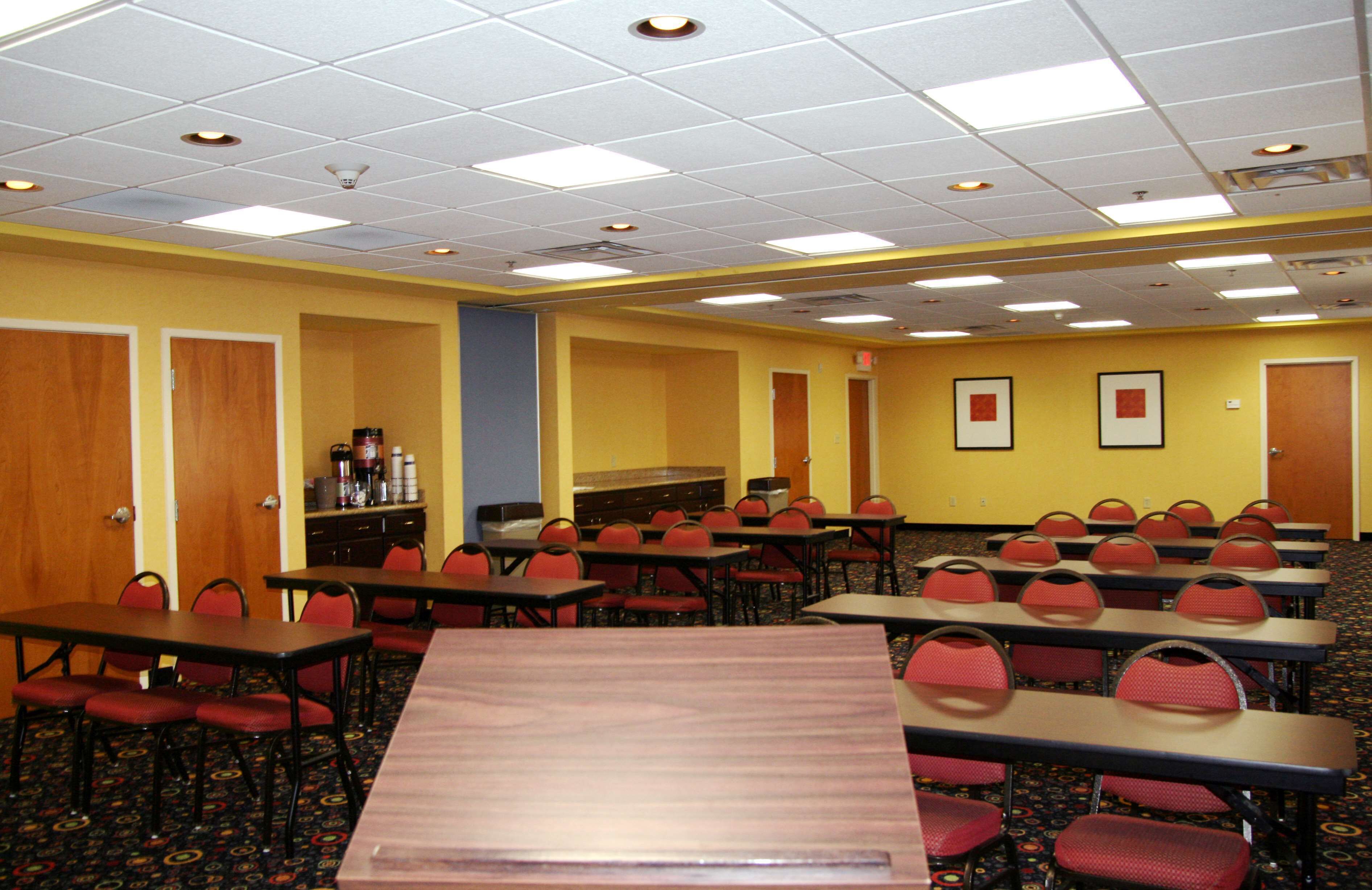 Photo - Hampton Inn & Suites Louisville East