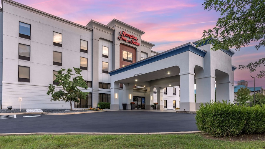 Hampton Inn & Suites Louisville East