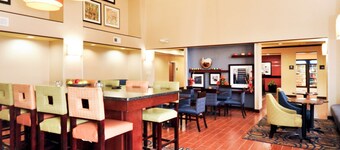 Hampton Inn & Suites Louisville East