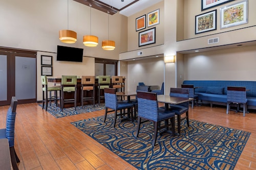 Hampton Inn & Suites Louisville East