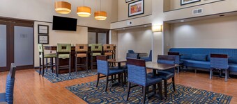 Hampton Inn & Suites Louisville East