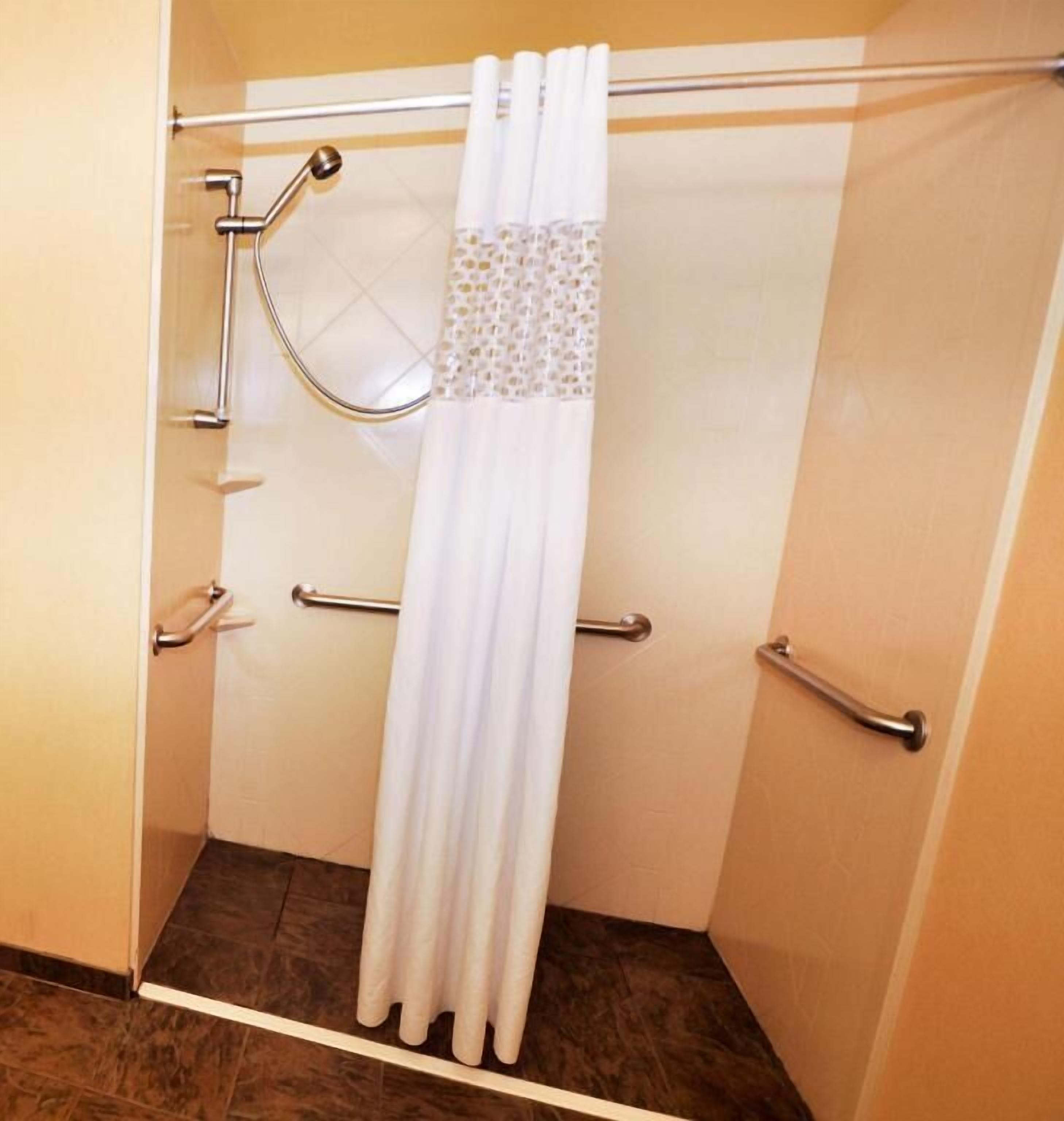Baño | Amenidades de baño gratuitas, secadora de cabello, toallas, jabón 