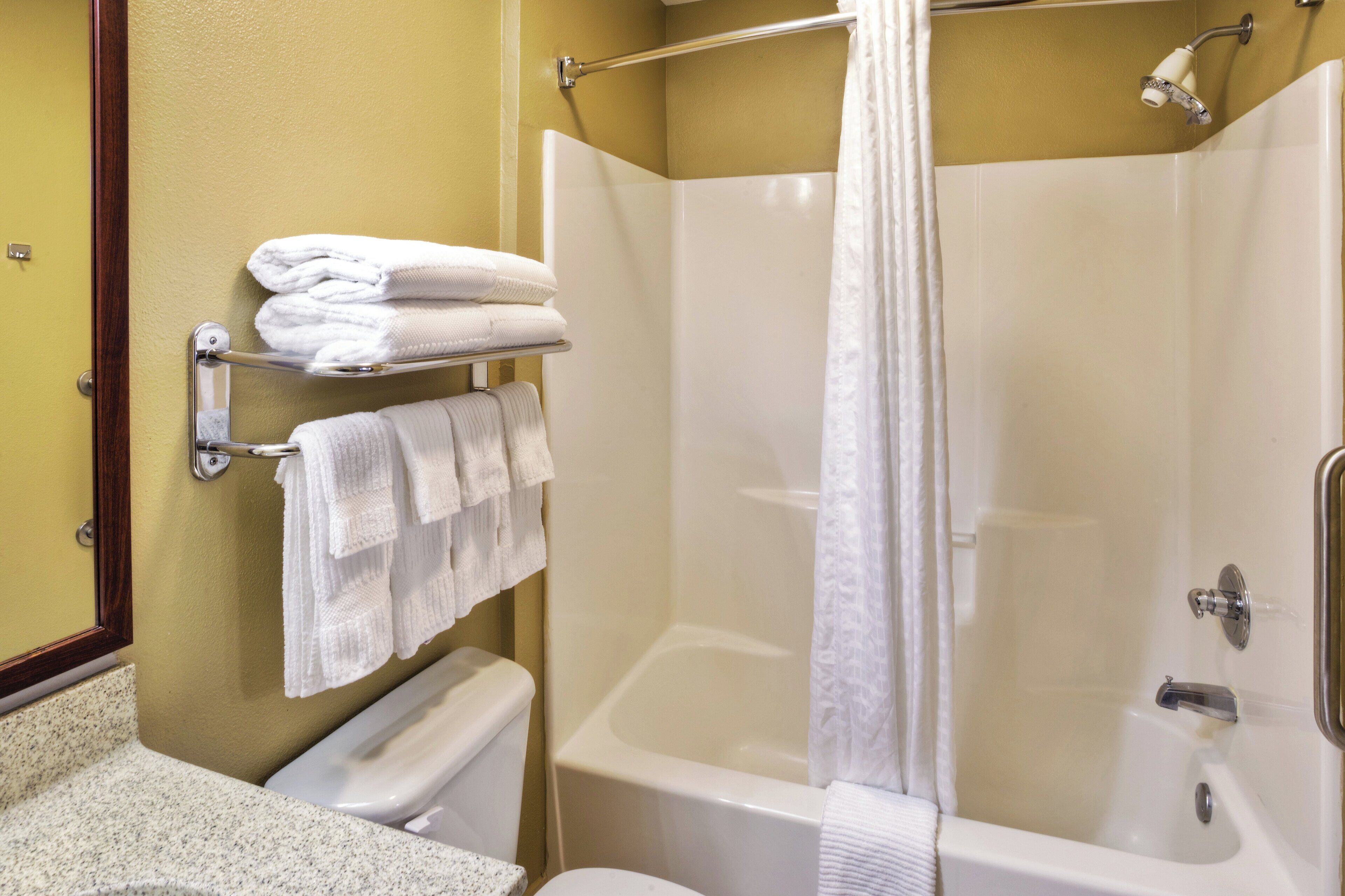 Suite, 1 Bedroom | Bathroom | Combined shower/bathtub, free toiletries, hair dryer, towels