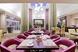 Café da manhã e jantar