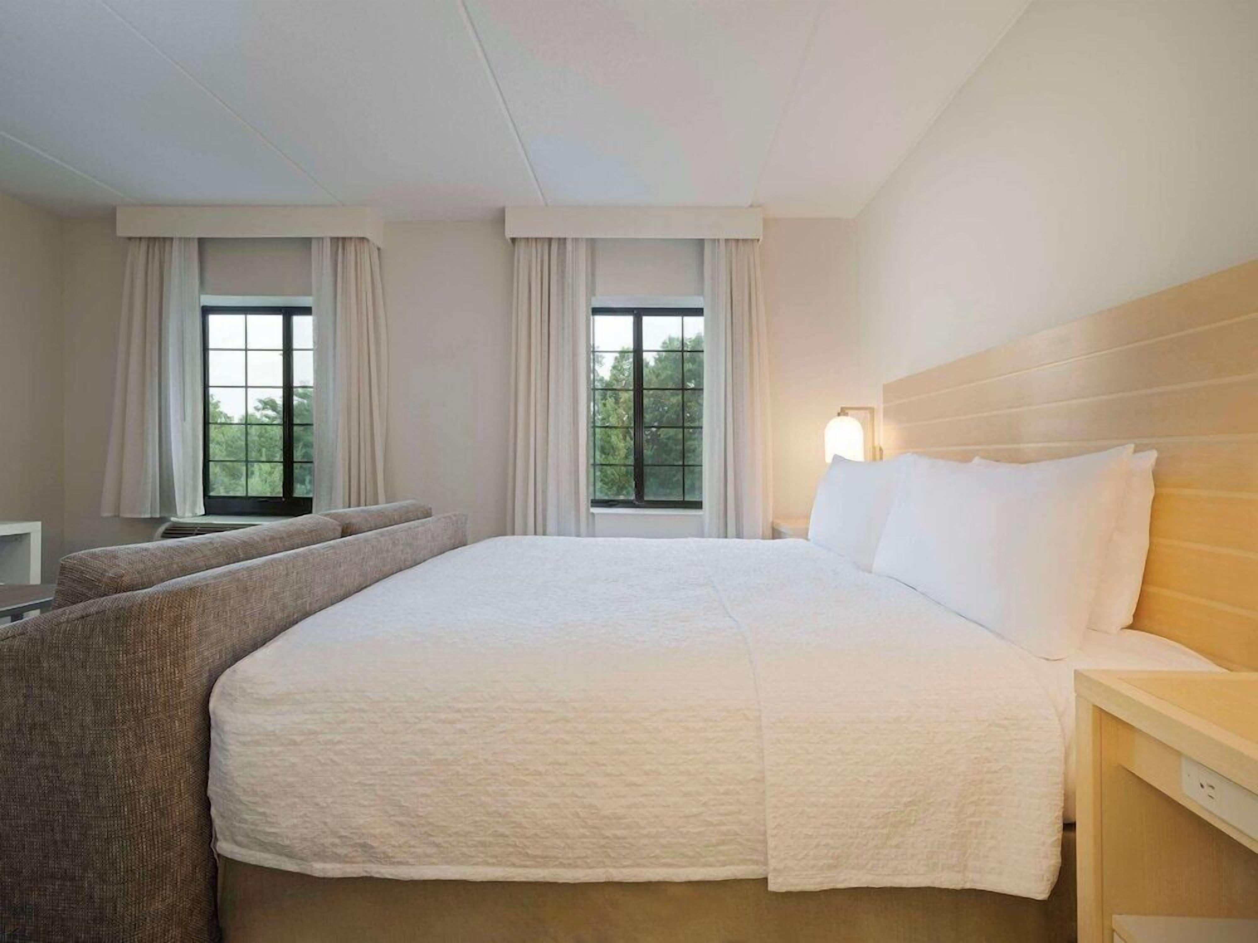 Premium bedding, pillowtop beds, in-room safe, individually decorated