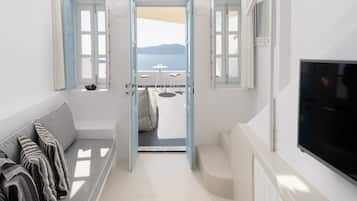 Superior Suite | Premium bedding, down comforters, pillowtop beds, in-room safe