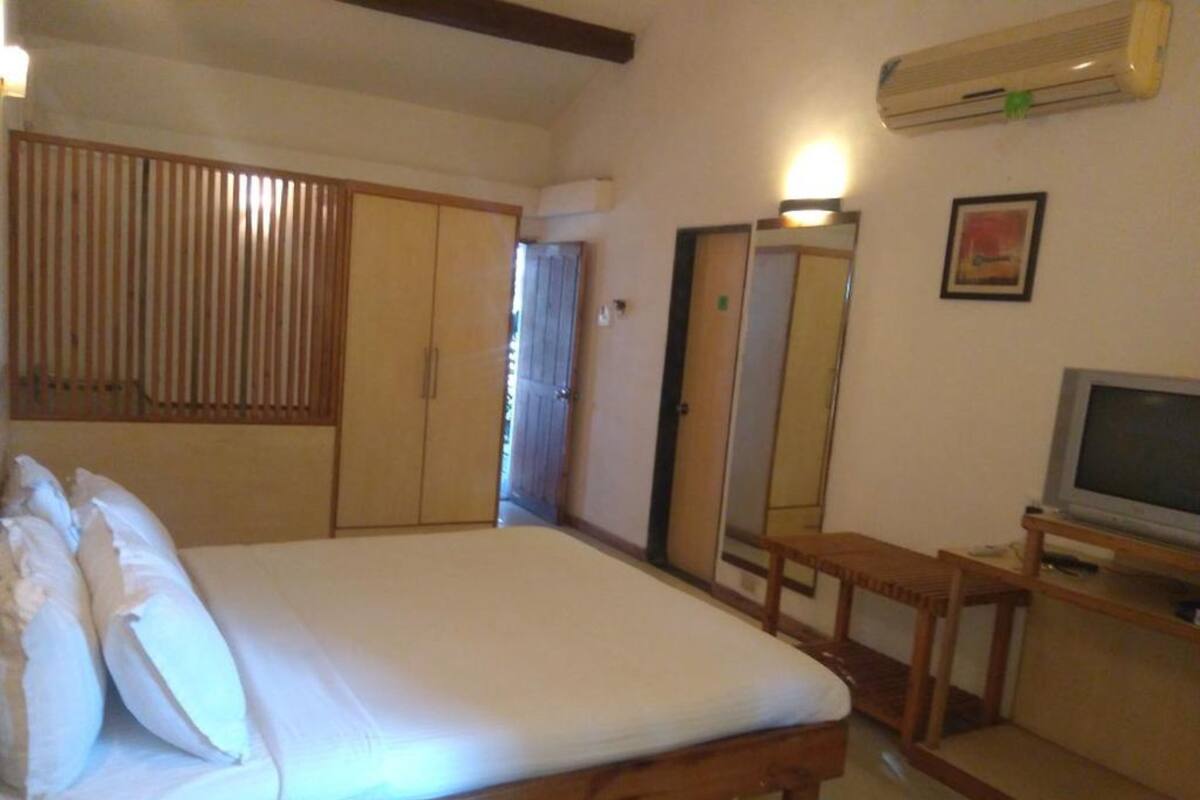 Basic Cottage, 1 Double Bed | Premium bedding, in-room safe, desk, individually furnished