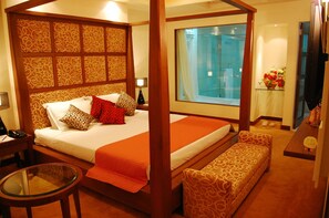 Kahden hengen executive-huone, 1 makuuhuone | Ylelliset vuodevaatteet, tallelokero huoneessa