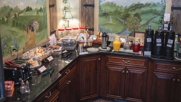 Breakfast area - Hearthstone Inn & Suites (Cedarville)
