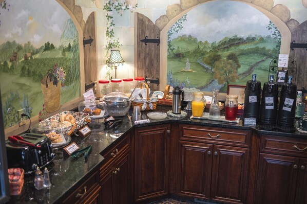 Free daily continental breakfast