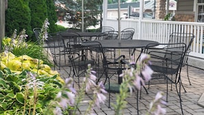 Terrace/patio - Hearthstone Inn & Suites (Cedarville)