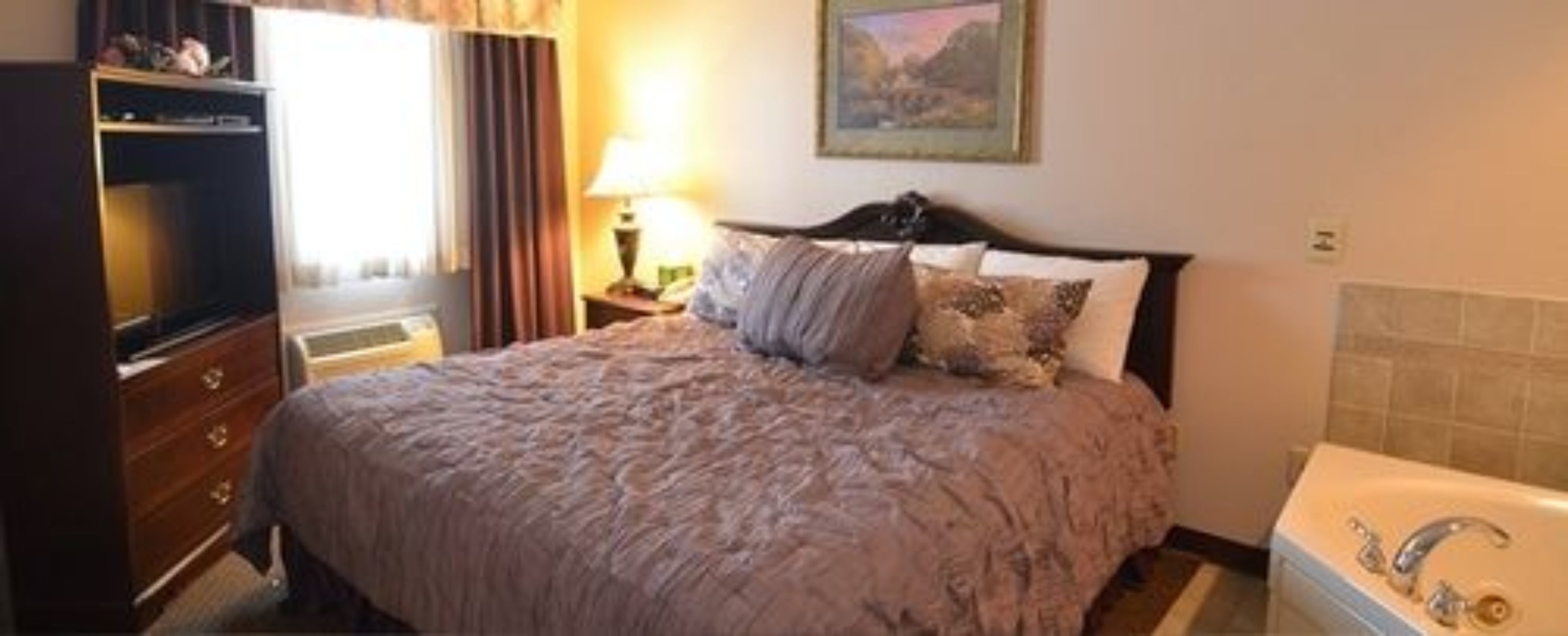 deluxe suite | 1 bedroom, premium bedding, desk, blackout curtains