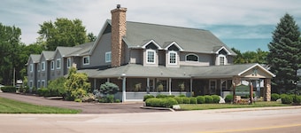 Hearthstone Inn & Suites