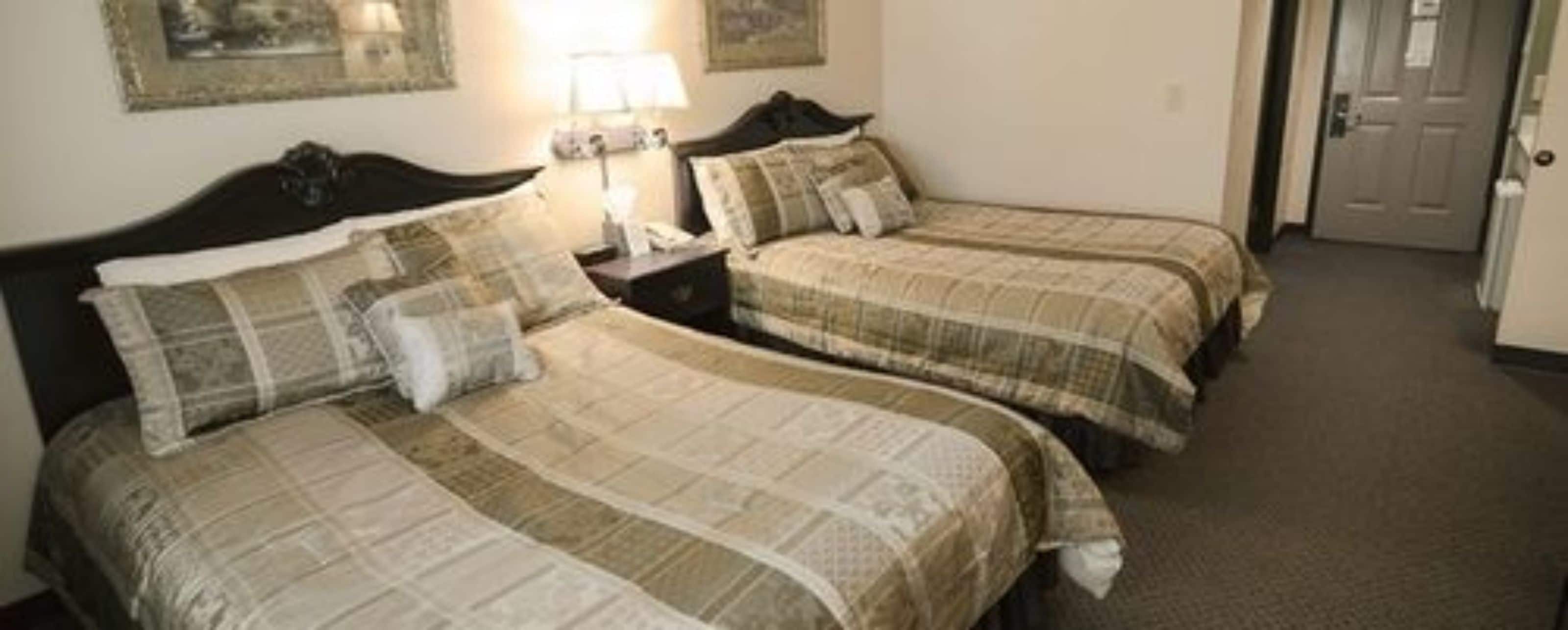 1 bedroom, premium bedding, desk, blackout curtains