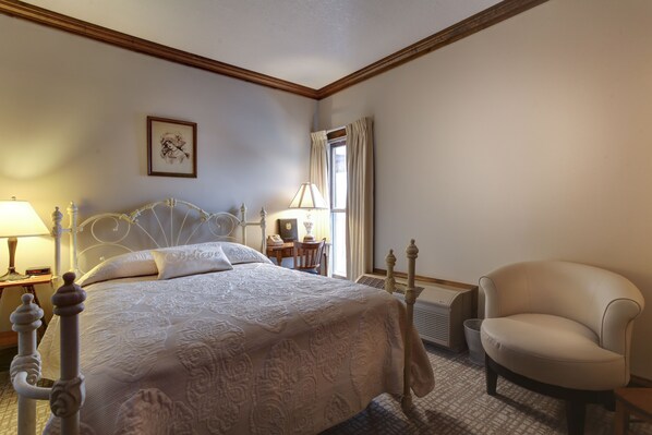 Standard Room, 1 Queen Bed, Non Smoking (2nd Floor)