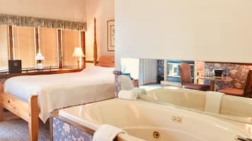 Luxury Suite, 1 Queen Bed (1st Floor) | Privat bubbelpool