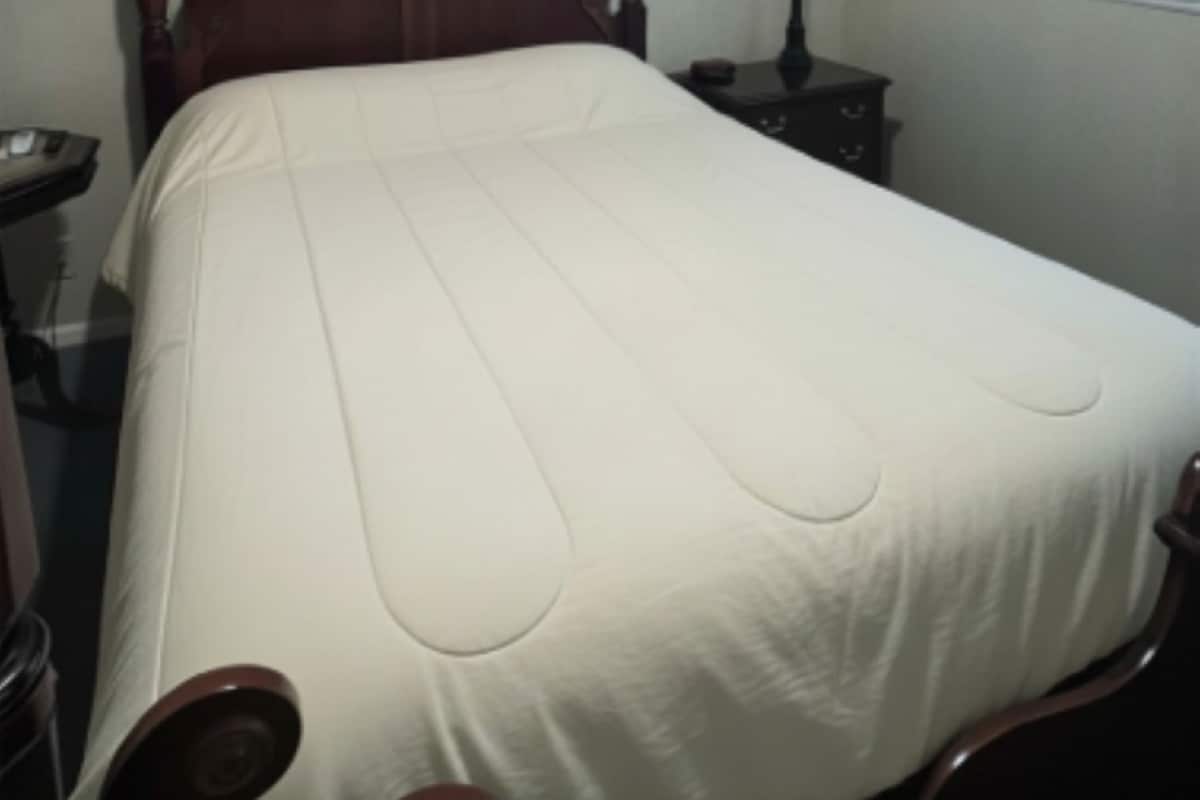 Desk, iron/ironing board (on request), WiFi (free)
