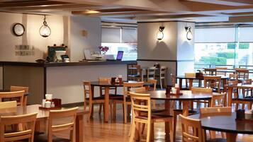 Se sirven desayunos y comidas