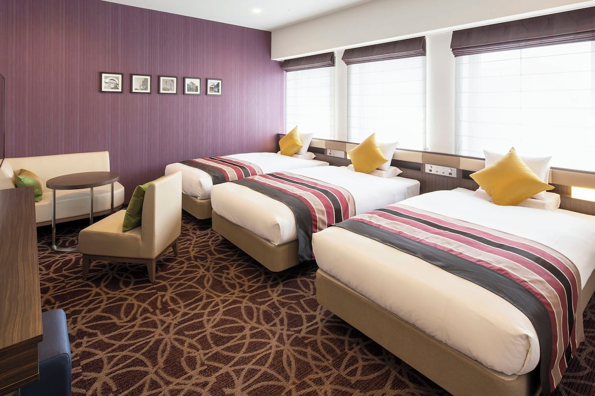 Premium bedding, down comforters, desk, blackout drapes