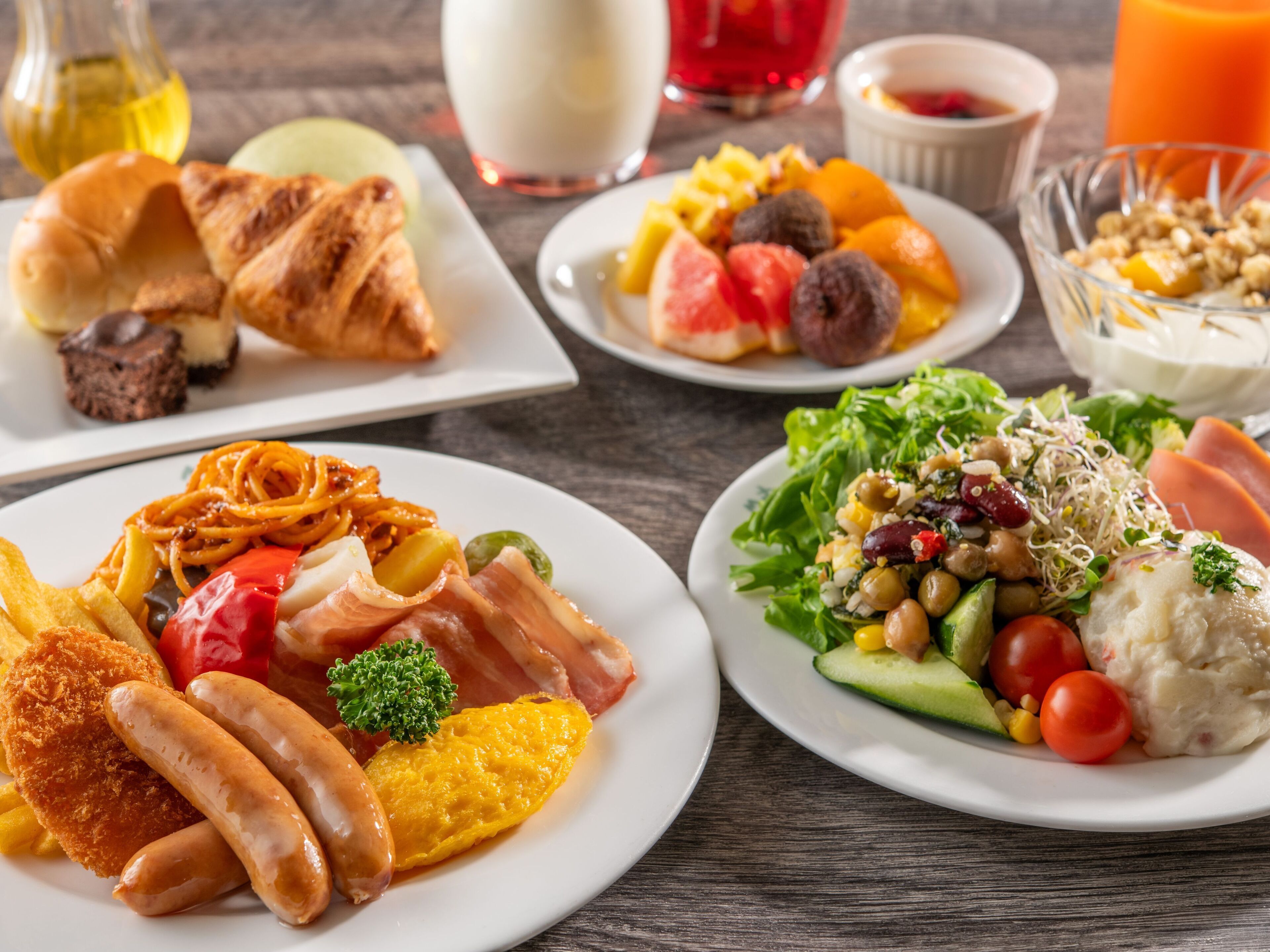 daily buffet breakfast (jpy 1760 per person)