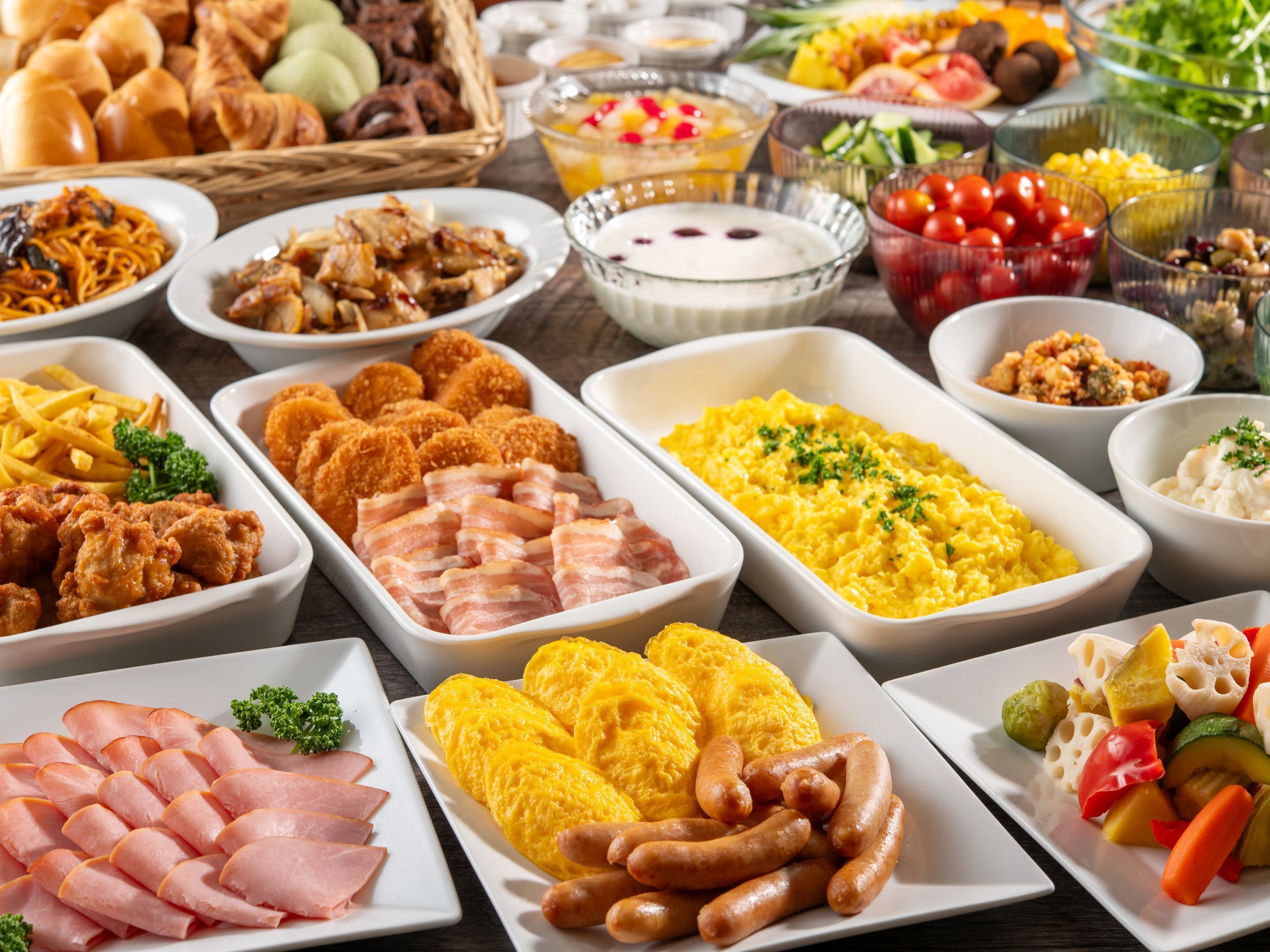 Daily buffet breakfast (JPY 1760 per person)