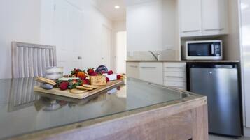 Studio Pool View | Private kitchenette | Fridge, microwave, electric kettle