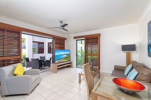 Living area - Meridian Port Douglas - Adults only (Port Douglas)