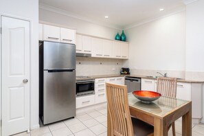 Private kitchen - Meridian Port Douglas - Adults only (Port Douglas)