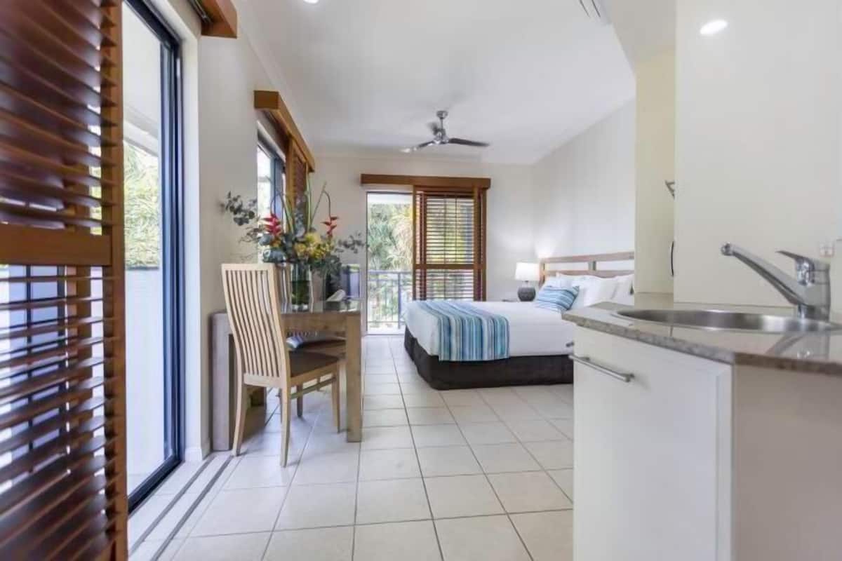 1 bedroom, in-room safe, individually decorated, individually furnished