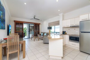 1 Bedroom Pool View | Private kitchen