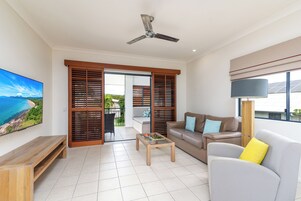 1 Bedroom Pool View | Living area
