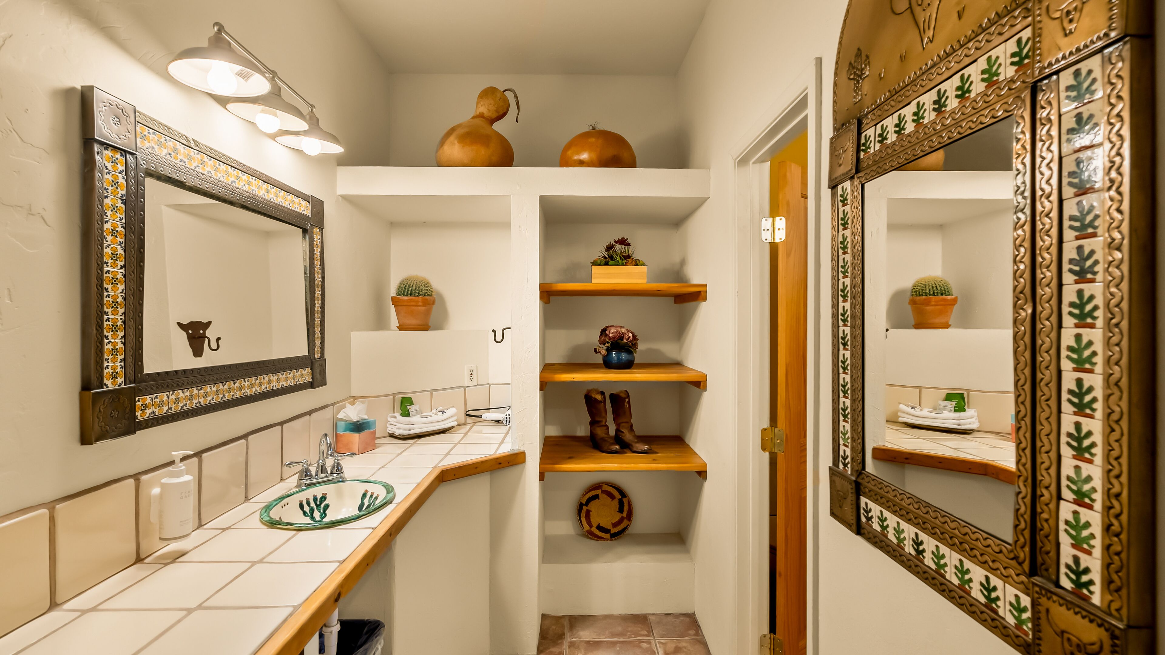 Suite 3 | Bathroom | Designer toiletries, hair dryer, towels