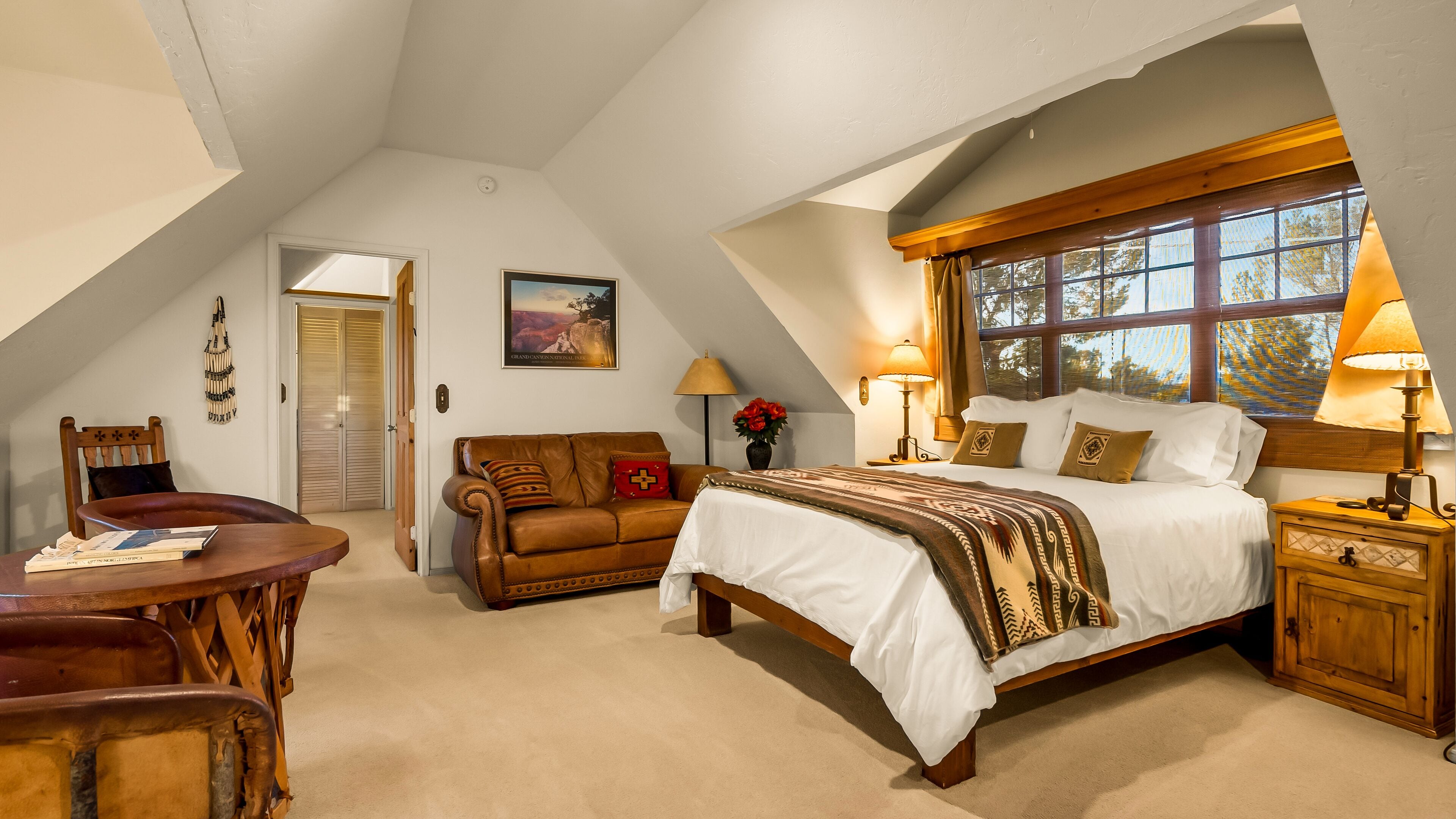 Suite | Luxe beddengoed, pillowtop-bedden, individueel gemeubileerd