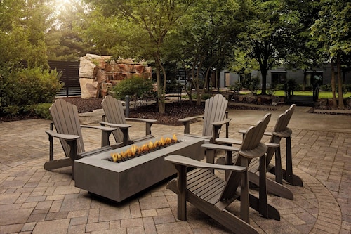 Courtyard by Marriott Hamilton