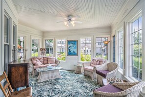 Coin salon dans le hall