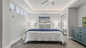 Deluxe Room, 1 King Bed, Private Bathroom | Premium bedding, individually decorated, individually furnished