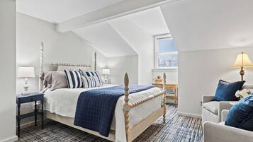 Standard Room, 1 Bedroom, Private Bathroom | 1 bedroom, premium bedding, individually decorated