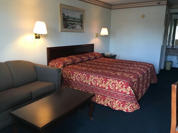 Classic Room, 1 King Bed, Non Smoking