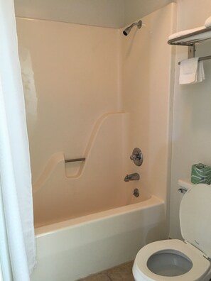 Bathroom sink - Lexington Inn (Lexington)