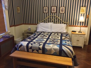 Standard Double Room, 1 Queen Bed, Private Bathroom | Iron/ironing board, free WiFi, bed sheets - Red Lion Bed & Breakfast (Red Lion)