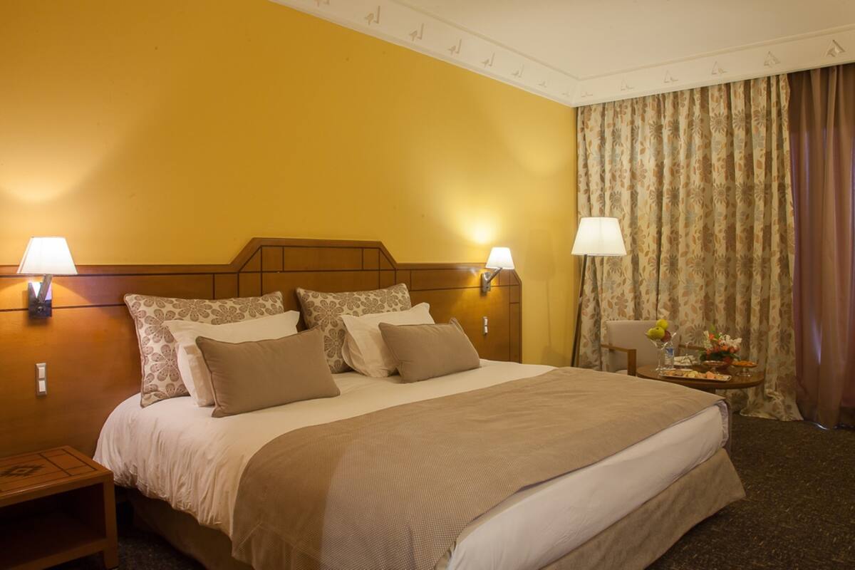 Standard Room, Pool View | In-room safe, desk, blackout curtains, soundproofing