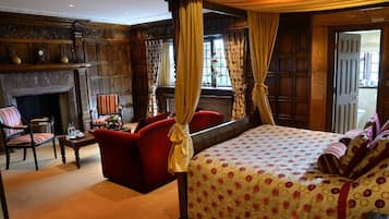 Executive Room | Premium bedding, individually decorated, individually furnished, desk