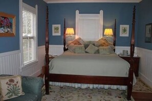 Premium bedding, individually decorated, free WiFi