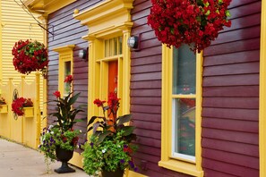 Exterior - Rum Runner Inn (Lunenburg)