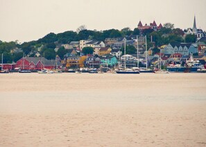 Exterior - Rum Runner Inn (Lunenburg)