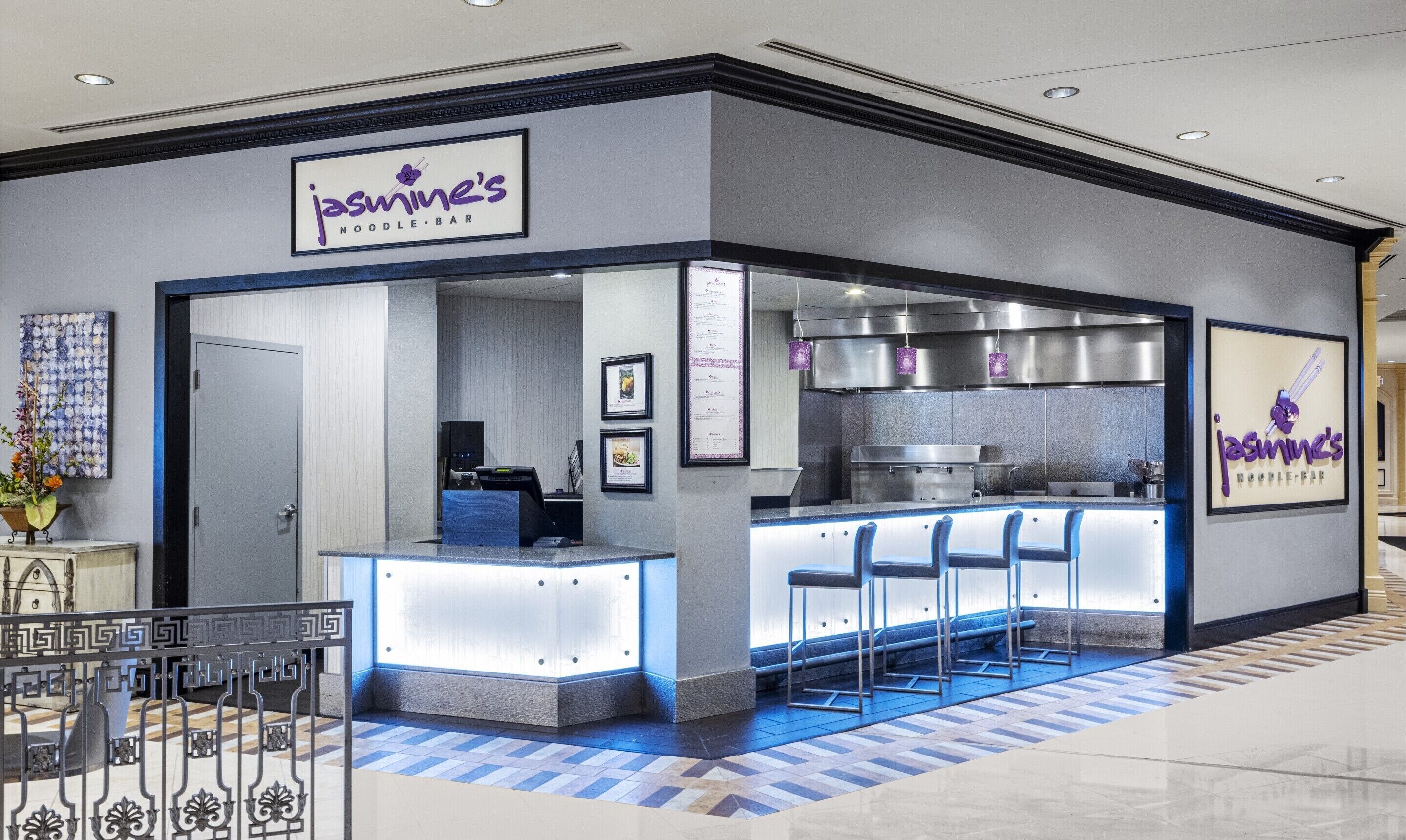 6 restaurants, breakfast, lunch, dinner served; american cuisine