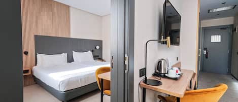 防过敏的被褥、迷你吧、客房内保险箱、办公桌