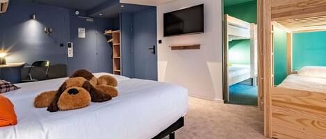 Ropa de cama de alta calidad, escritorio, insonorización y wifi gratis