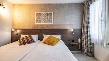 Room, 2 Twin Beds (Pop room) | Premium bedding, desk, soundproofing, free WiFi