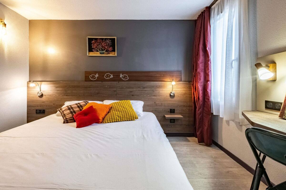 Huone, 1 parisänky (Pop room) | Ylelliset vuodevaatteet, työpöytä, äänieristys, ilmainen Wi-Fi